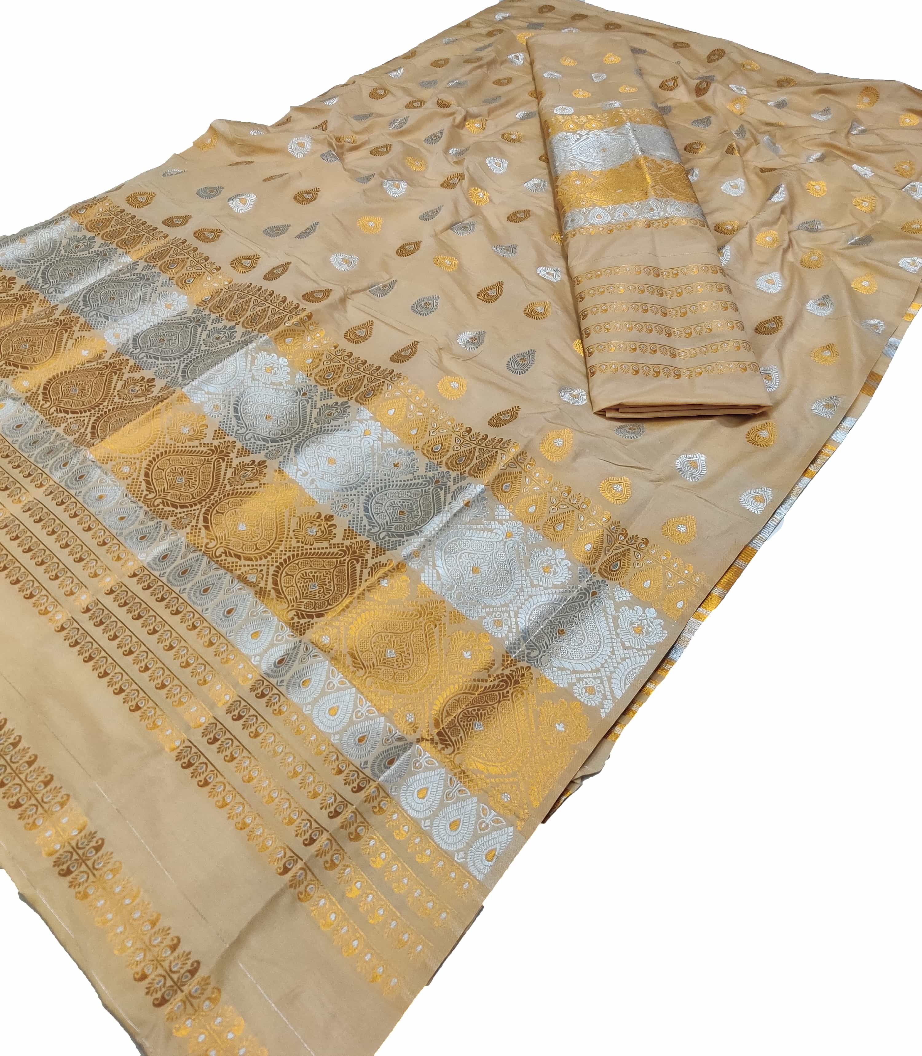 Golden best sale mekhela chador